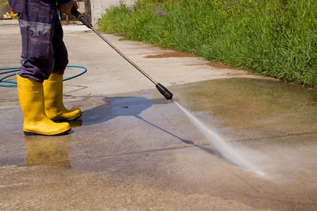 Signs It's Time for Concrete Cleaning Thumbnail